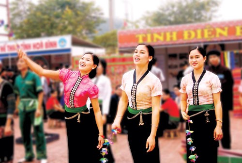 «Тунг-кон» – народная игра малой народности Тхай - ảnh 3